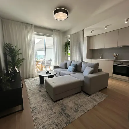 Mellow Mar By Ginkgo Apartment