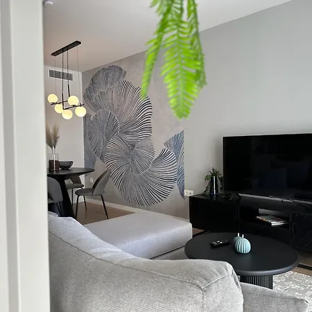 Mellow Mar By Ginkgo Apartment